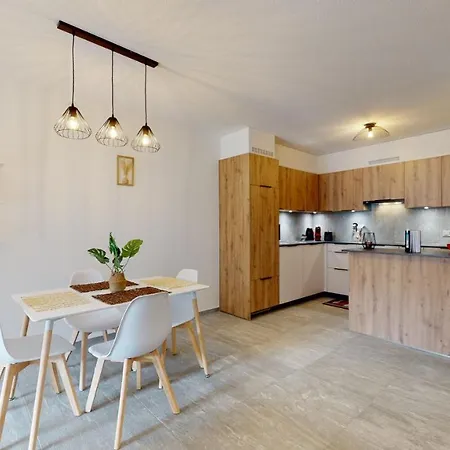 Appartement With Sauna And Mountain View Loèche-les-Bains