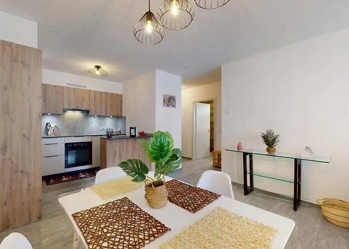 With Sauna And Mountain View *