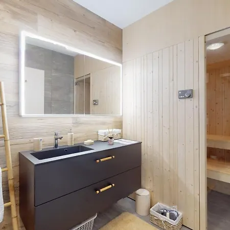 With Sauna And Mountain View *